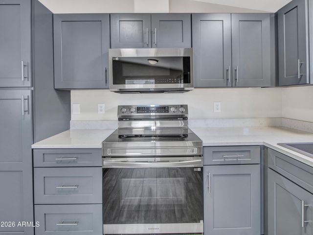 18032 N 2ND Street, Phoenix, AZ 85022