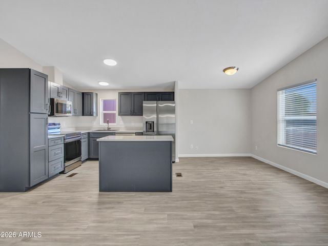 18032 N 2ND Street, Phoenix, AZ 85022