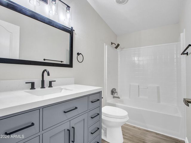 18032 N 2ND Street, Phoenix, AZ 85022