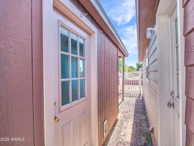 18032 N 2ND Street, Phoenix, AZ 85022
