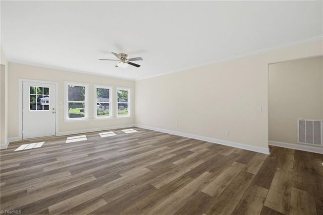 3011 Springhaven Drive, Winston-salem, NC 27103