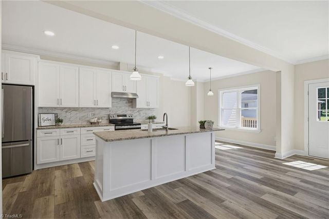 3011 Springhaven Drive, Winston-salem, NC 27103