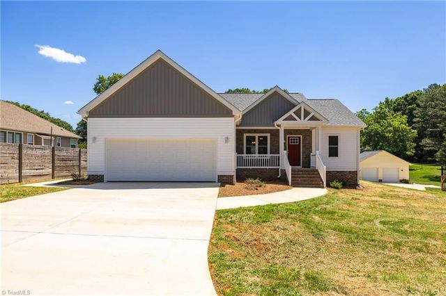 3011 Springhaven Drive, Winston-salem, NC 27103