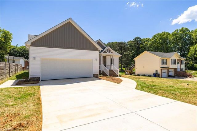 3011 Springhaven Drive, Winston-salem, NC 27103