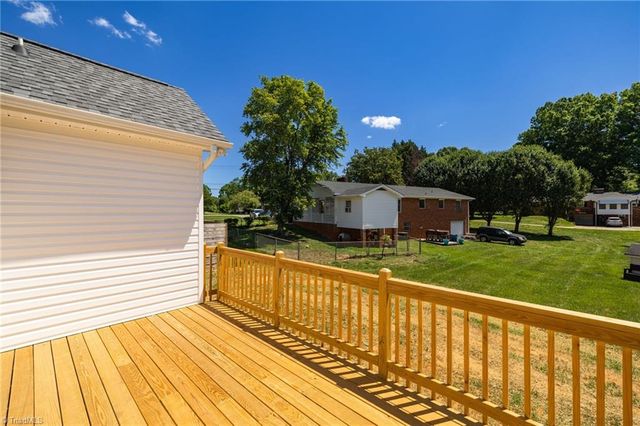 3011 Springhaven Drive, Winston-salem, NC 27103