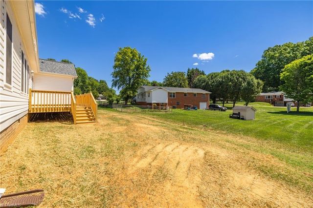 3011 Springhaven Drive, Winston-salem, NC 27103