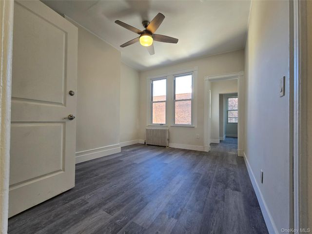 31-17 43rd Street 3, Astoria, NY 11103