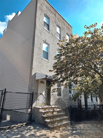 31-17 43rd Street 3, Astoria, NY 11103