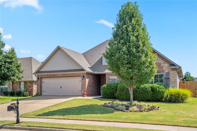 3813 N 3rd Street, Rogers, AR 72756