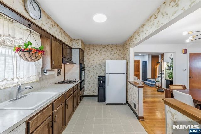 454 Lasalle Avenue, Hasbrouck Heights, NJ 07604