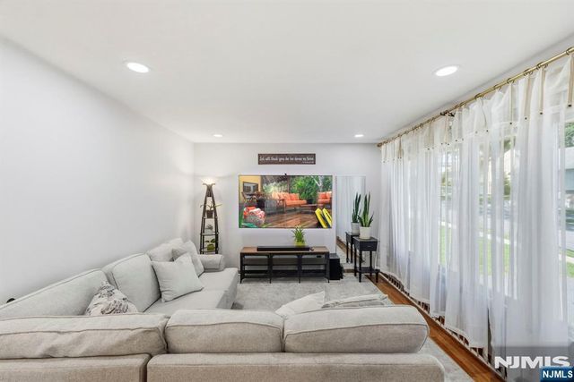 454 Lasalle Avenue, Hasbrouck Heights, NJ 07604