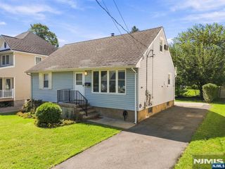 454 Lasalle Avenue, Hasbrouck Heights, NJ 07604