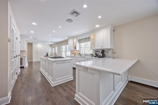 202 Chestnut Ridge Road, Saddle River, NJ 07458