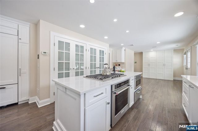 202 Chestnut Ridge Road, Saddle River, NJ 07458