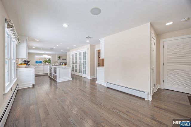 202 Chestnut Ridge Road, Saddle River, NJ 07458