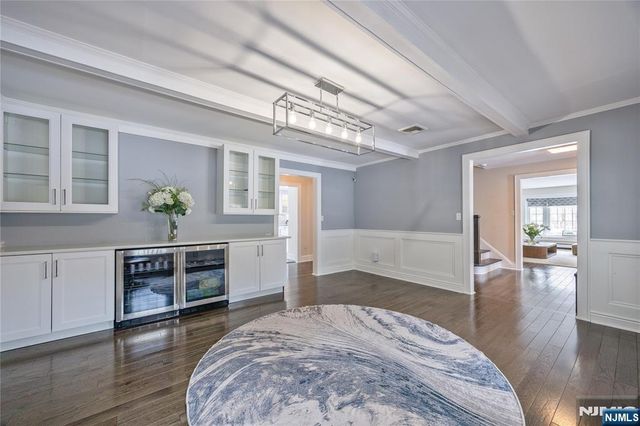 202 Chestnut Ridge Road, Saddle River, NJ 07458