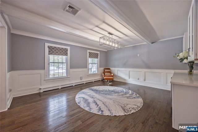 202 Chestnut Ridge Road, Saddle River, NJ 07458