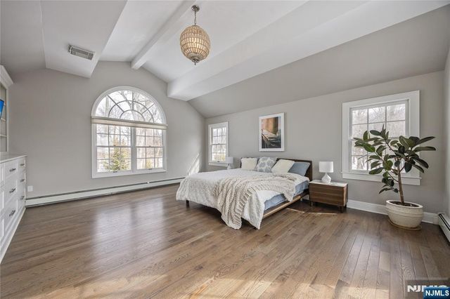 202 Chestnut Ridge Road, Saddle River, NJ 07458