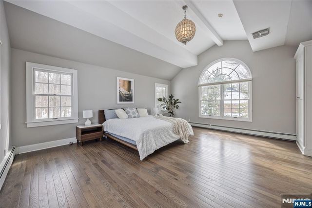 202 Chestnut Ridge Road, Saddle River, NJ 07458