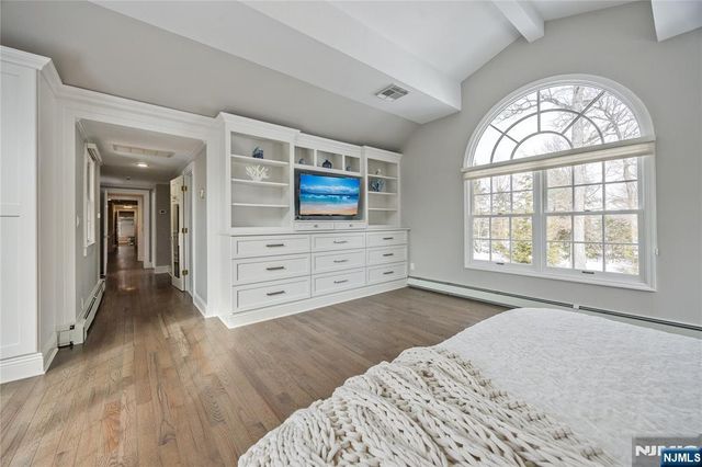 202 Chestnut Ridge Road, Saddle River, NJ 07458