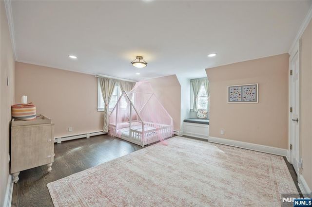 202 Chestnut Ridge Road, Saddle River, NJ 07458