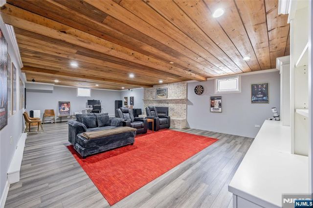 202 Chestnut Ridge Road, Saddle River, NJ 07458