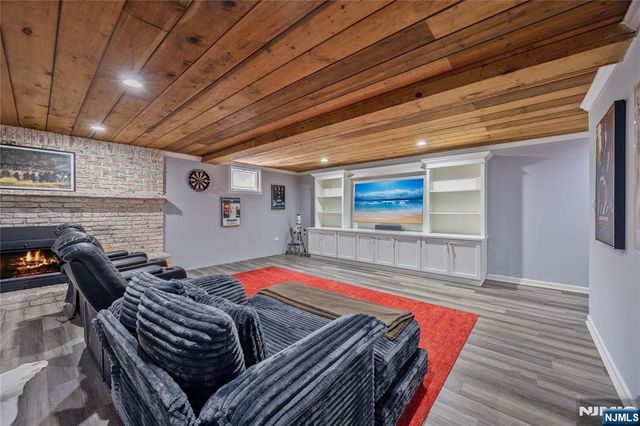 202 Chestnut Ridge Road, Saddle River, NJ 07458