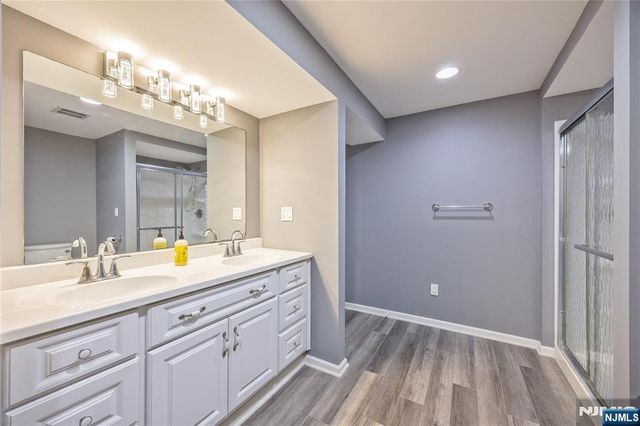 202 Chestnut Ridge Road, Saddle River, NJ 07458