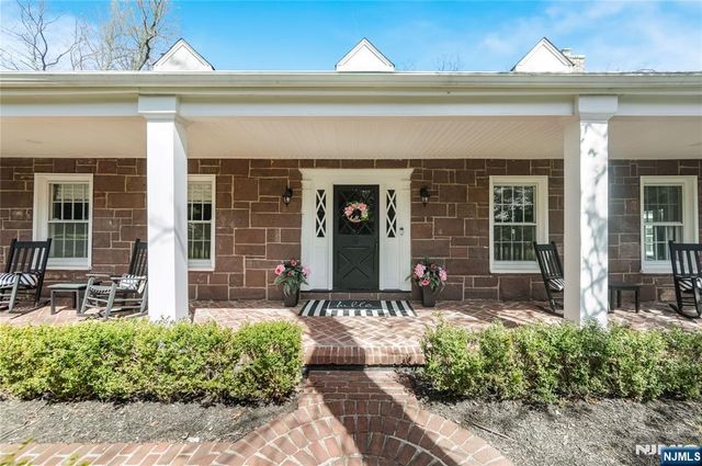 202 Chestnut Ridge Road, Saddle River, NJ 07458