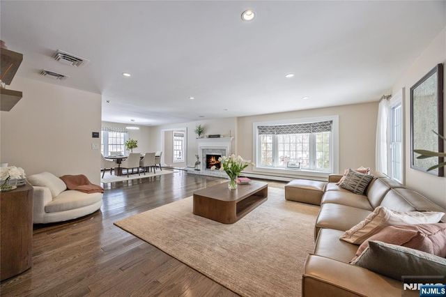 202 Chestnut Ridge Road, Saddle River, NJ 07458