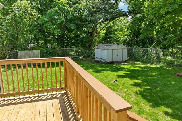 16 Brook Street, Derry, NH 03038