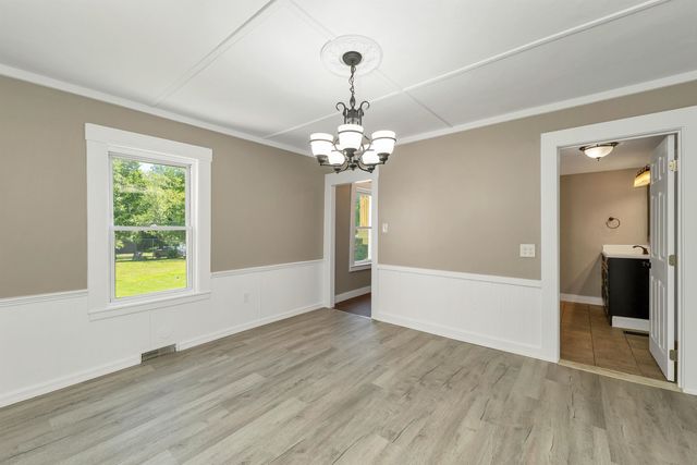16 Brook Street, Derry, NH 03038