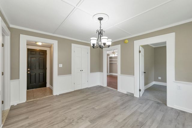 16 Brook Street, Derry, NH 03038
