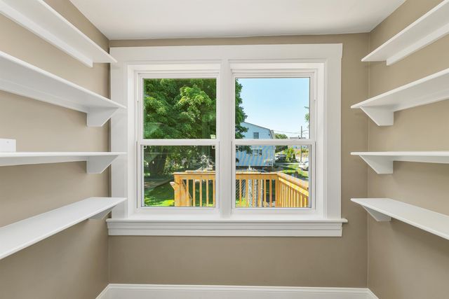 16 Brook Street, Derry, NH 03038