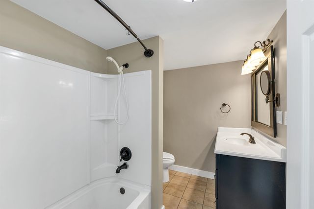 16 Brook Street, Derry, NH 03038