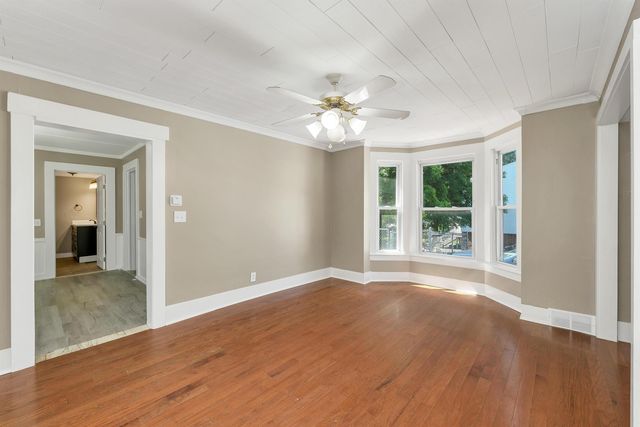 16 Brook Street, Derry, NH 03038