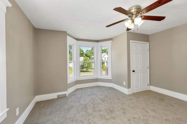 16 Brook Street, Derry, NH 03038