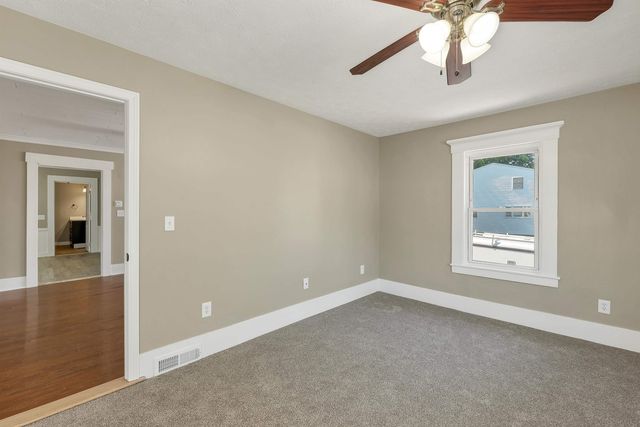 16 Brook Street, Derry, NH 03038