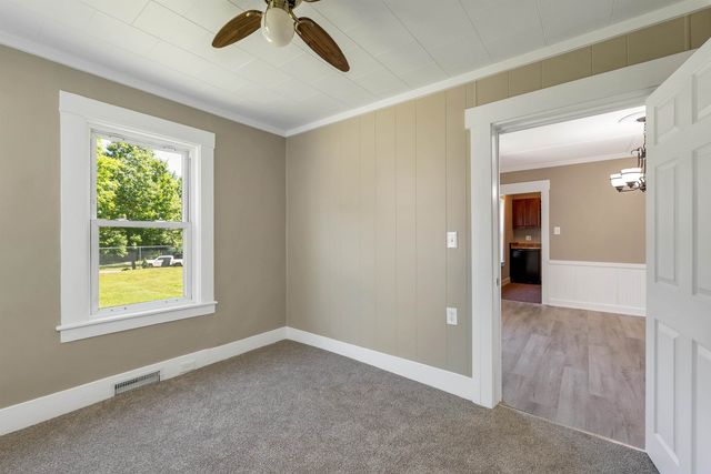 16 Brook Street, Derry, NH 03038