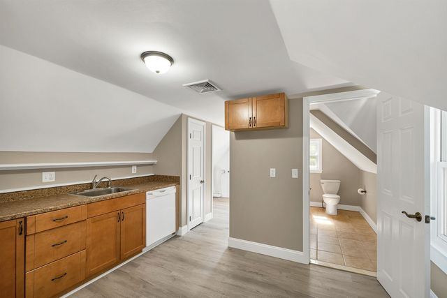16 Brook Street, Derry, NH 03038