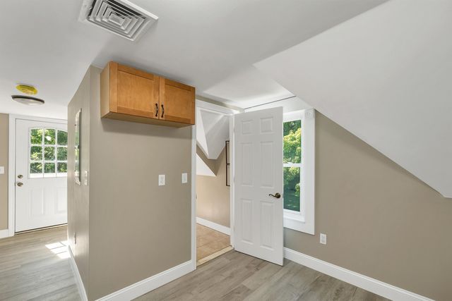 16 Brook Street, Derry, NH 03038