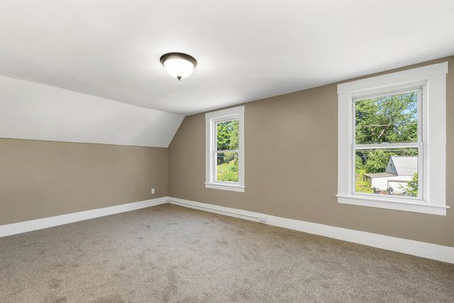 16 Brook Street, Derry, NH 03038