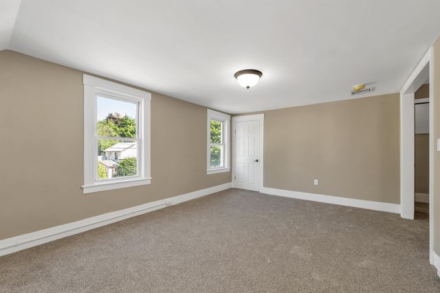 16 Brook Street, Derry, NH 03038