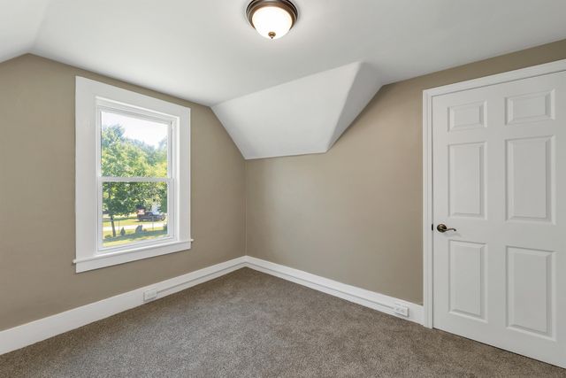 16 Brook Street, Derry, NH 03038