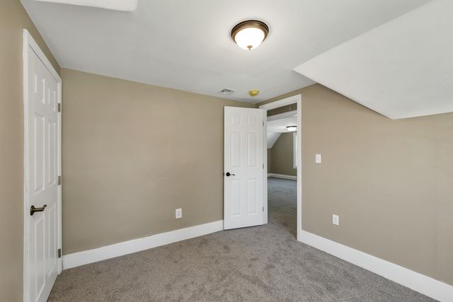16 Brook Street, Derry, NH 03038
