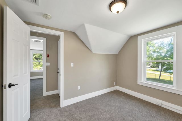 16 Brook Street, Derry, NH 03038