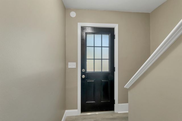 16 Brook Street, Derry, NH 03038