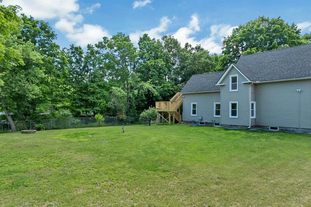 16 Brook Street, Derry, NH 03038