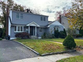 1010 Brent Drive, Wantagh, NY 11793