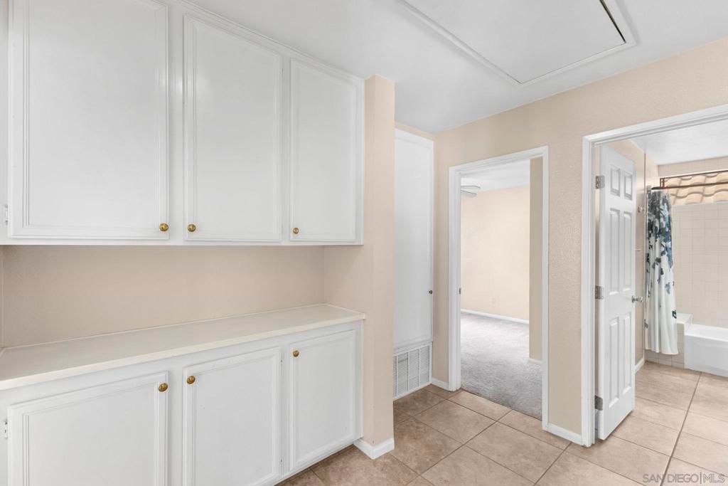 Image 10 of property listing at 4576 Villas Drive, Bonita, CA 91902